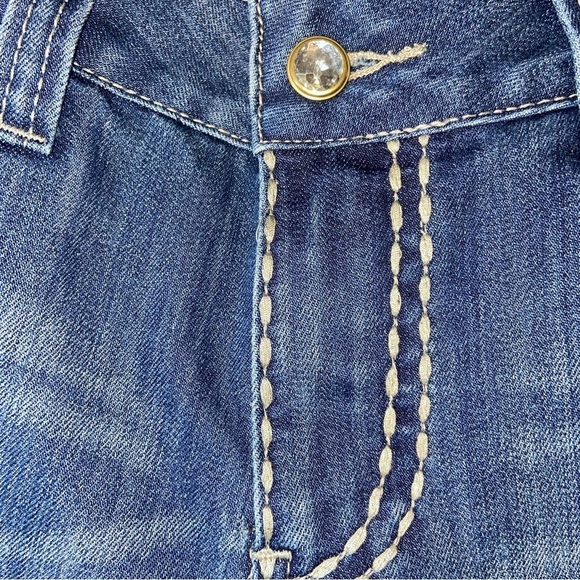 JB’s Women’s 10 Blue Bootcut Faded Embroidered Rhinestone Button Low rise Denim - Picture 5 of 7